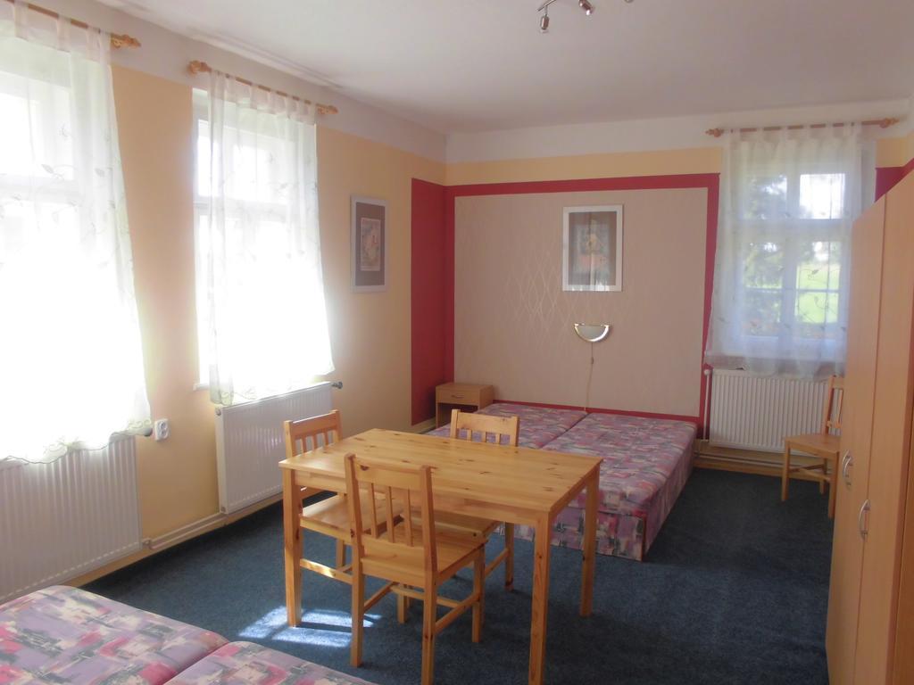 Penzion Laguna Otel Kunratice  Dış mekan fotoğraf